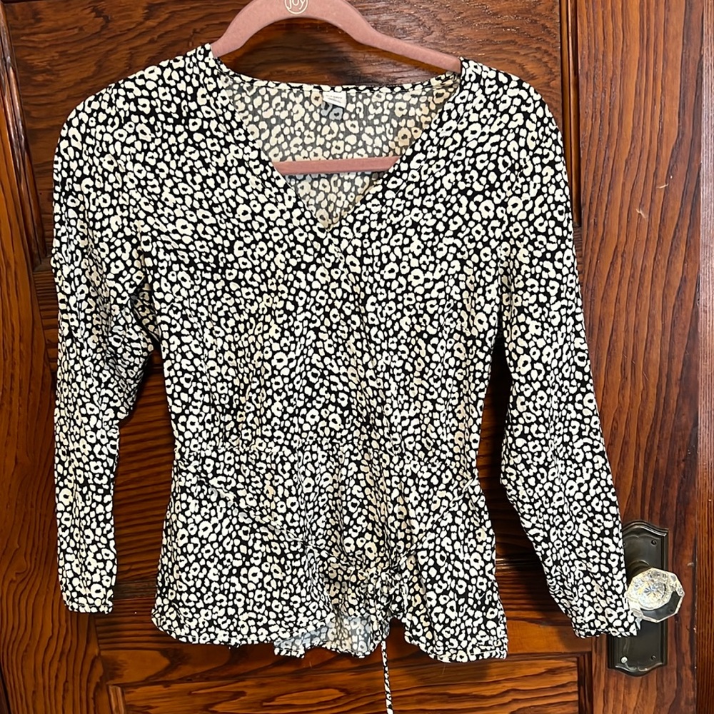 Old Navy small tie front long sleeve cheetah print blouse
